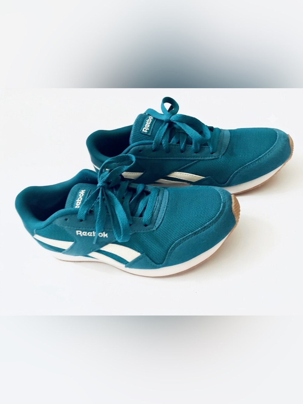 Reebok Women’s Teal Lace-Up Sneakers with White Accents Gum Sole - Classic 8.5